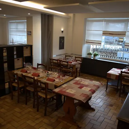 Les Rangs Hotell Conthey